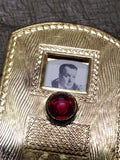 Vtg Gold Tone Brooch Pin Jewelry With Red Stone and Rotating 5 Photograph Window