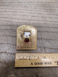 Vtg Gold Tone Brooch Pin Jewelry With Red Stone and Rotating 5 Photograph Window