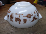 Vtg Pyrex Early American Cinderella White 443 2.5 Quart Mixing Bowl