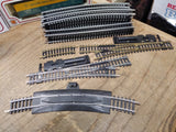 Vtg HO Gauge Bachman Train Set UP 866 Diesel Locomotive 4 Cars 27 Pc Track Boxes