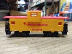 Vtg HO Gauge Bachman Train Set UP 866 Diesel Locomotive 4 Cars 27 Pc Track Boxes