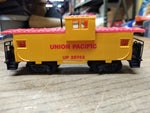 Vtg HO Gauge Bachman Train Set UP 866 Diesel Locomotive 4 Cars 27 Pc Track Boxes