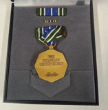 vtg Genuine US Army Achievement Medal AAM Set Ribbon Pin Case 1775 Military