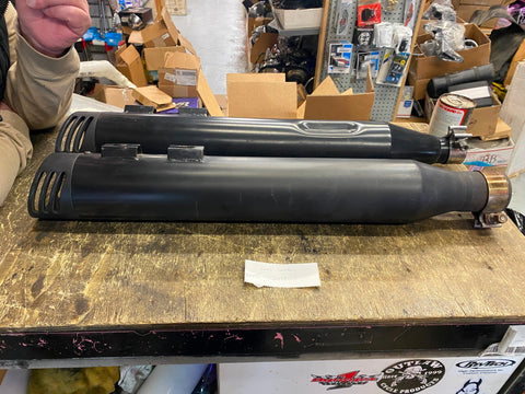 Black Slip ON Mufflers Harley Touring Road King Street Glide FLH 95-2016 Shark