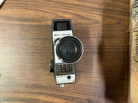 Vintage 1960s Made In USA Bell And Howell Electric Eye Movie Camera