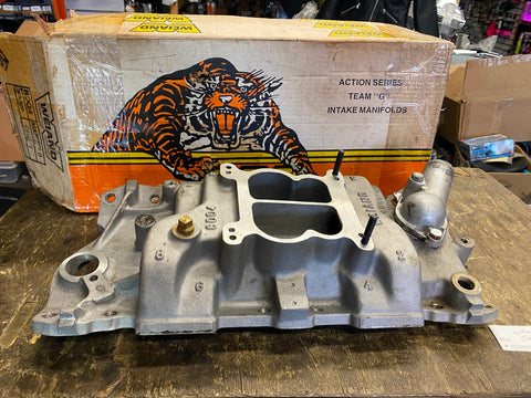 SBC CHEVY V-8 327 350 WEIAND 8004 ALUMINUM DUAL PLANE INTAKE MANIFOLD