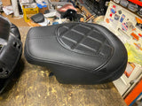 Diamond Stitch Solo Two Up Seat harley Touring Street Glide Road King FLH 2008^