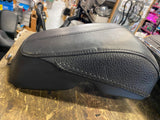 Solo Seat P Pad Grab Rail harley Heritage Softail Nostalgia 2000^ OEM FLSTN Fact