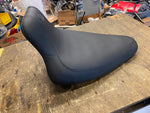 Harley softail Heritage Fatboy Runaround Solo Seat 1984-2006 Low Profile Mustang