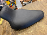 Harley softail Heritage Fatboy Runaround Solo Seat 1984-2006 Low Profile Mustang