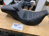 STep Up Seat Harley Touring FLH Street Road Glide Ultra Diamond Stitch Pad 08^
