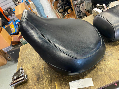 2001-09 Suzuki Boulevard VL800 C50 Boulevard driver seat Volusia OEM 45110-41F00