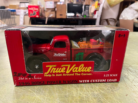 ERTL TRUE VALUE 1946 DODGE POWER WAGON W' CUSTOM LOAD 1:25 SCALE