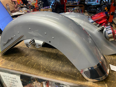 OEM Front Fender Brilliant Silver 2014 Road King FLHR W trim Harley Nice!