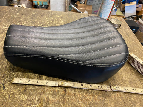 Solo Seat Harley Sportster Custom Chopper 2004^ Ribbed 883 1200 Motorcycle bobbe