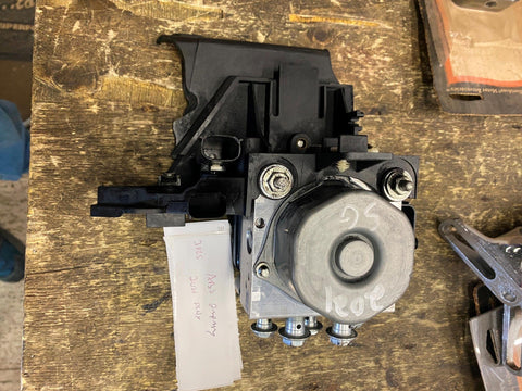 2021 Harley Street Glide ABS Pump Module Controller Unit 41100104 Good