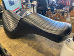 Pleated Le Pera Cherokee Step Seat Harley Softail M8 2018^ FLDE FLHC Deluxe Heri