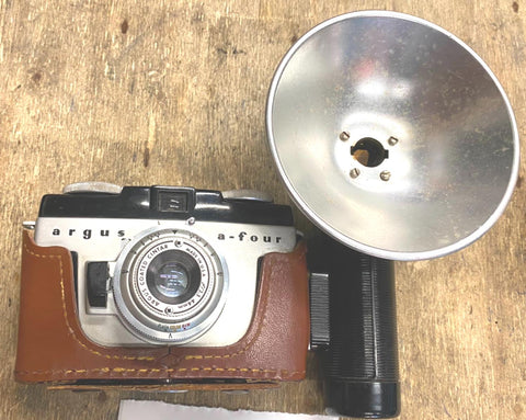 Vtg Argus Camera Film A-four W flash cover 35mm Brown Leather Case Photography