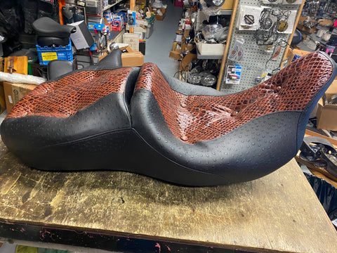 Custom Snakeskin Seat Harley Touring 1997-2007 FLH Ultra classic Glide Bagger!