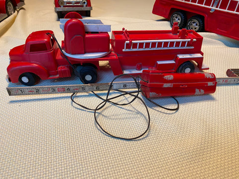 Vtg andy gard toy fire truck battery Remote RC 50's Toy Hard plastic 15" Ladder