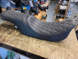 Predator 2-Up Seat Double Diamond Harley Touring 1997-07 FLH Street Glide Ultra