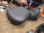Mustang Solo Seat Pad Drivers Backrest Lowdown Harley Touring FLH Glide 2008^