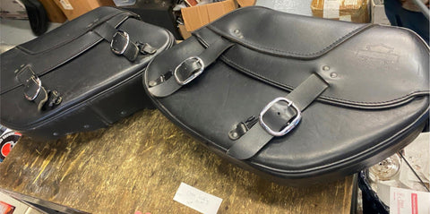 OEM Harley Bolt on Saddlebags Dyna 06^ Factory Molded Superglide Wide glide FXD