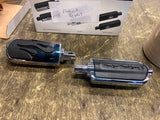New HARLEY Flame Cut Footpegs Chrome Rubber OEM Softail Dyna Sportster FXR Chopp