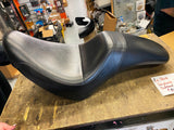 Le Pera Daytona Seat Harley Softail 2006-2017 FXST Heritage Fatboy 200 Tire Low