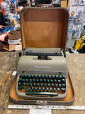 Vtg  Remington Quiet-Riter portable typewriter Carry Case 50's Green Keys Miracl