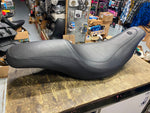 Mustang Tripper Fastback Seat Harley Touring 1997-07 FLH Street Glide Bagger