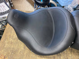 Mustang Wide Touring Seat Harley Street Road Glide King 2008^ Studs FLH Ultra Cl