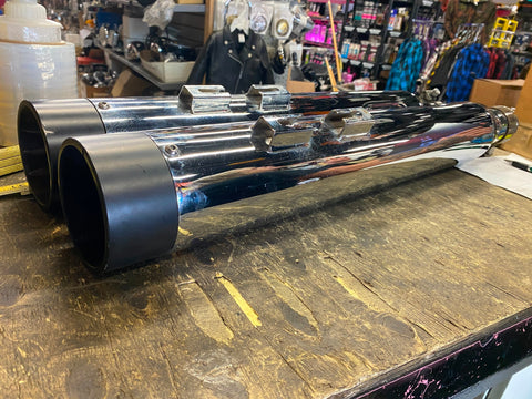 OEM Harley Shark Slip On Mufflers Touring FLH Road King Ultra Road Stre Glide M8