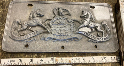 1976 PA Bicentennial Pewter Virtue Liberty Independence License Plate Auto Truck