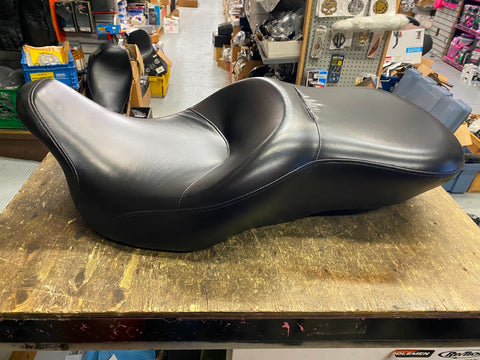 Harley  2008^ Touring FLH Ultra Glide Smooth Deep Bucket Sundowner Seat 52093-08