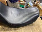 Dyna 2006^ Low Badlander Style Seat Harley OEM Logo Superglide Street Bob FXDL