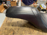 Dyna 2006^ Low Badlander Style Seat Harley OEM Logo Superglide Street Bob FXDL