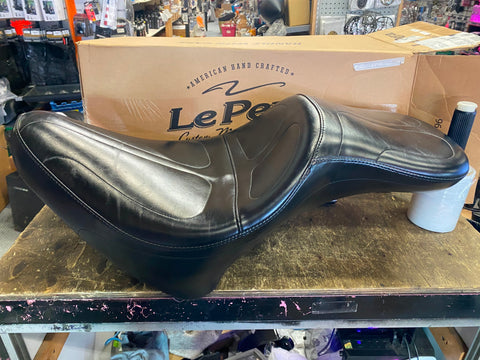 Lepera Maverick Daddy Long Legs Seat Harley Softail heritage 00-17 Extended Reac
