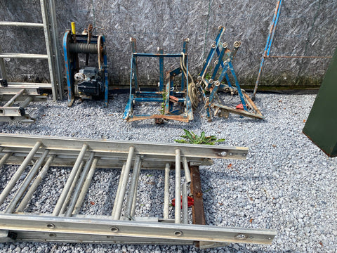 ladder elevator Roofing Gas powered Roofer Hoist Butler pa Equipment tools Lift!