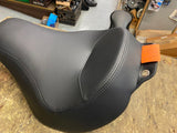 OEM Solo Seat Harley Fatboy Softail Custom 200 Tire 2006^ 51873-10a Factory New!