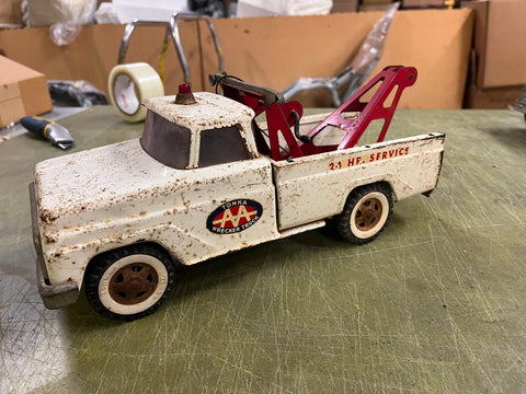 Vintage 1960s Made In USA Tonka Toys AA Wrecker 24hr Service Tow Truck.