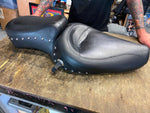 Mustang Seat Harley Ironhead Evo Sportster 1982-2003 Studs Step up 883 1200 XLH