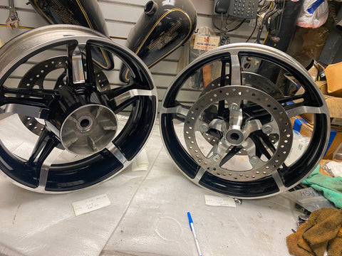 OEM Harley New T/O Mag Wheels 2024 Road Street Glide 3.0x19 5.5x18 Bagger FLH!