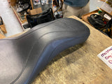 Mustang DayTripper Low Profile Seat Harley Dyna FXD Low Rider Street Bob 2006^