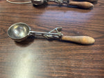 VTG Antique Gilchrist No. 31 Wood Handled Ice Cream Scoop Size 12
