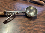 VTG Antique Gilchrist No. 31 Wood Handled Ice Cream Scoop Size 12