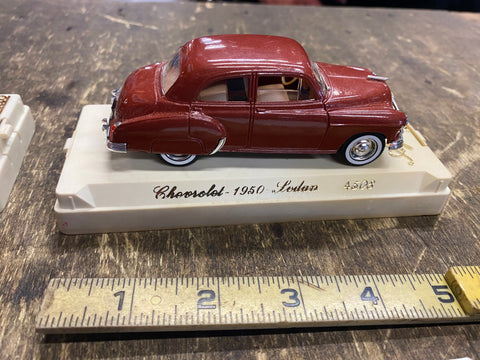 Vtg Solido DIE CAST-Chevrolet Sedan 1950 Display Stand Toy Car Collectible NICE!