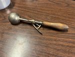 VTG Antique Gilchrist No. 31 Wood Handled Ice Cream Scoop Size 24