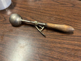 VTG Antique Gilchrist No. 31 Wood Handled Ice Cream Scoop Size 24