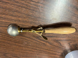 VTG Antique Gilchrist No. 31 Wood Handled Ice Cream Scoop Size 20
